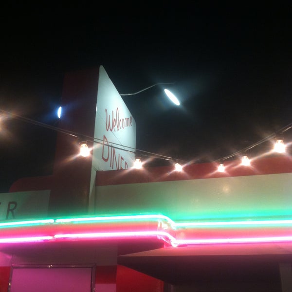 Foto tirada no(a) Welcome Diner por Lemon em 5/1/2013
