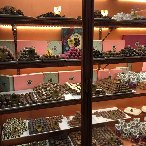 Foto scattata a Moda Çikolatacısı da Serapcan il 10/28/2015