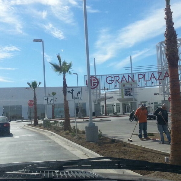 Photo taken at Gran Plaza Outlets by Jovis S. on 1/7/2014