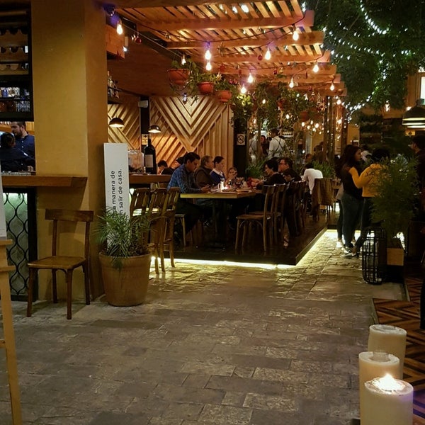 Plaza San Agustin Patio de comidas en San Cristóbal De