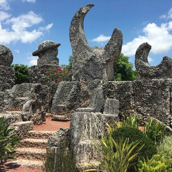 4/24/2016 tarihinde Edmund O.ziyaretçi tarafından Coral Castle'de çekilen fotoğraf
