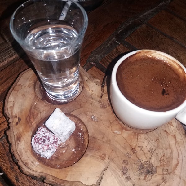 Foto tirada no(a) Robert&#39;s Coffee por Zeynep Çoban . em 6/19/2018