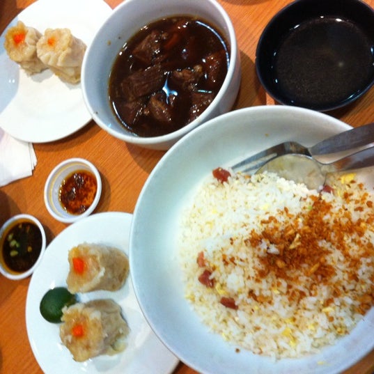 Jonas Pares Santa Cruz 4 tips from 87 visitors