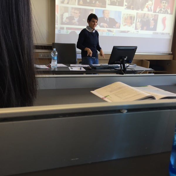 รูปภาพถ่ายที่ Università Commerciale Luigi Bocconi โดย Stephanie L. เมื่อ 2/4/2016