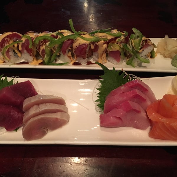 Снимок сделан в Sushi Confidential пользователем Adam H. 8/14/2016