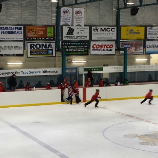 Дон хаскинс тренер. Втб арена динамо концертный зал. Арена iem katowice 2020. Френдс арена стадион. Скоушабэнк-арена торонто фото.