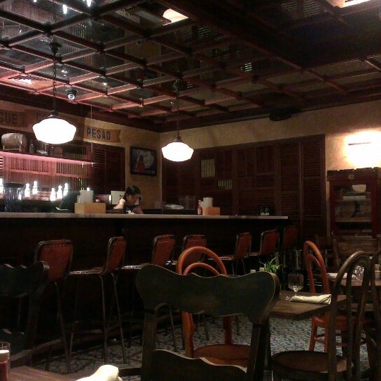 Foto tirada no(a) Cafe Habana por Zeynep E. em 4/6/2013