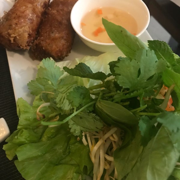 Photo taken at Viet Nam Restaurante by Andreas A. on 8/18/2017