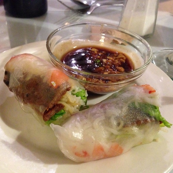 รูปภาพถ่ายที่ Golden Saigon Restaurant โดย Crystal U. เมื่อ 4/7/2014