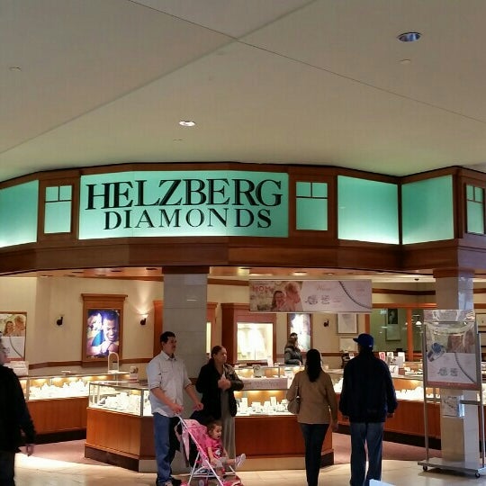 Helzberg Diamonds 4 tips from 79 visitors