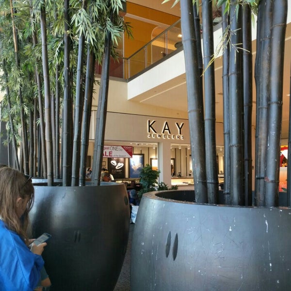 Kay jewelers queens best sale mall