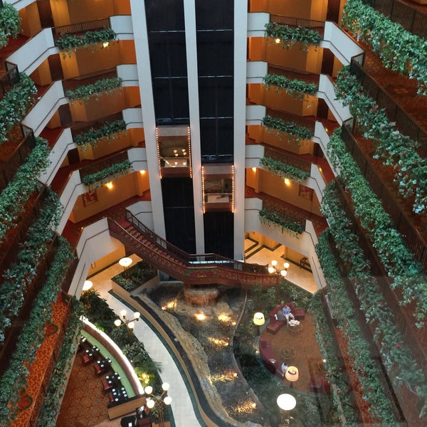 9/9/2015 tarihinde Victor R.ziyaretçi tarafından Renaissance Oklahoma City Convention Center Hotel'de çekilen fotoğraf