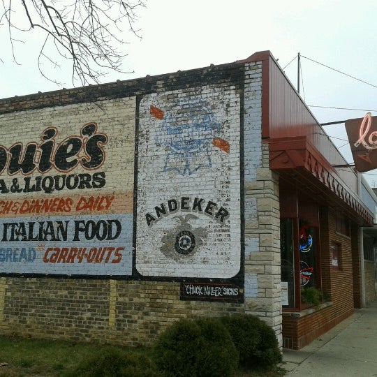 Photos at Louie's Restaurant Pizzeria in Waukegan