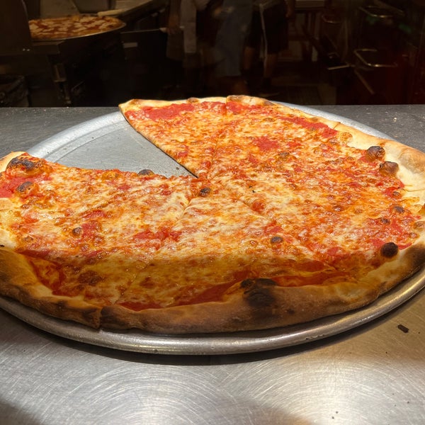 Foto scattata a Joe&#39;s Pizza da Dayee il 7/1/2023