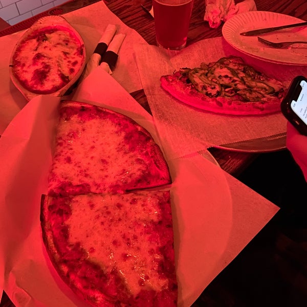 2/27/2020にDayeeがArchie&#39;s Bar and Pizzaで撮った写真
