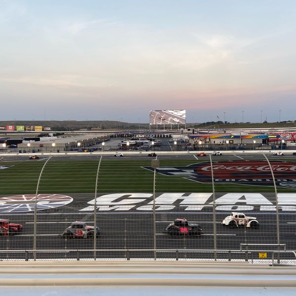 รูปภาพถ่ายที่ Charlotte Motor Speedway โดย Dayee เมื่อ 6/14/2022