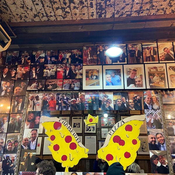 Foto diambil di Champion Pizza oleh Dayee pada 2/15/2020