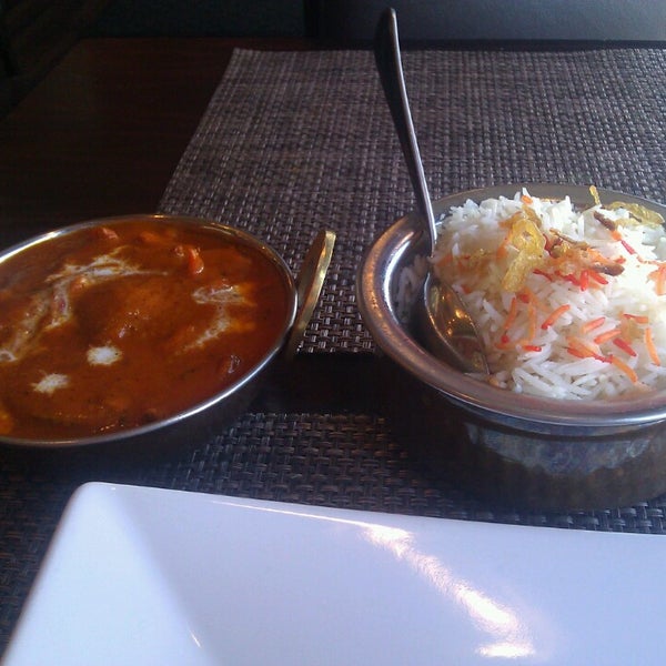 รูปภาพถ่ายที่ Saffron Indian Cuisine โดย Albert L. เมื่อ 5/27/2013