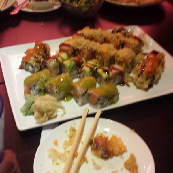 Photo taken at Izumi Sushi &amp; Hibachi All You Can Eat by Jessy J. on 1/2/2017