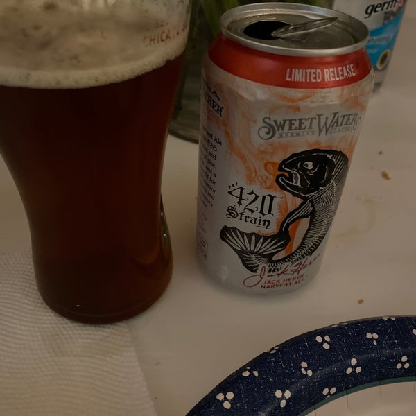 Clover Club Dive Bar