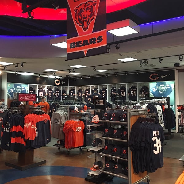 Chicago Bears Pro Shop (North) - 4 tips from 570 visitors