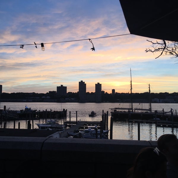 5/21/2018 tarihinde Nina K.ziyaretçi tarafından Boat Basin Cafe'de çekilen fotoğraf