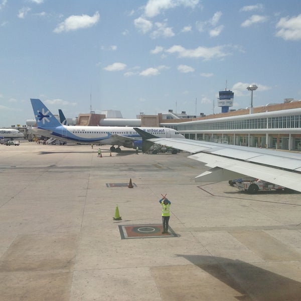 5/4/2013 tarihinde Javier V.ziyaretçi tarafından Cancún Uluslararası Havalimanı (CUN)'de çekilen fotoğraf