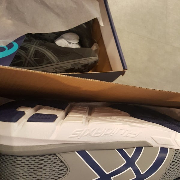 Asics fashion outlets of cheap chicago