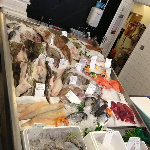 Вывеска рыбного магазина. Fisch shop. Рыбный магазин в каспийске. Эмблема рыбы. Fisch shop.