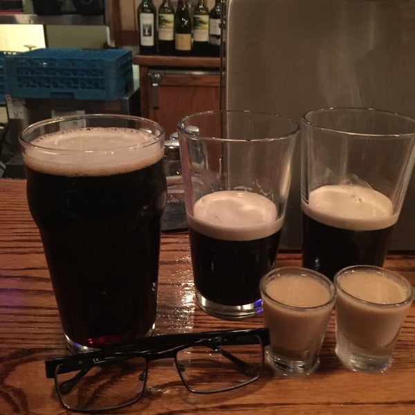 Foto scattata a Rúla Búla Irish Pub and Restaurant da Vanessa M. il 10/22/2015