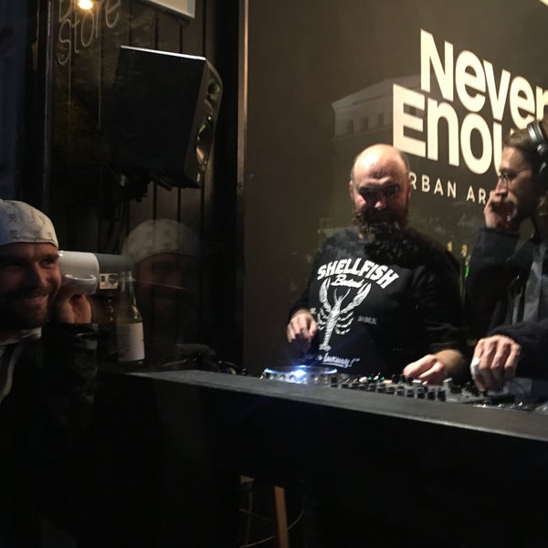 Foto tomada en NeverEnough  por Endys S. el 10/3/2018