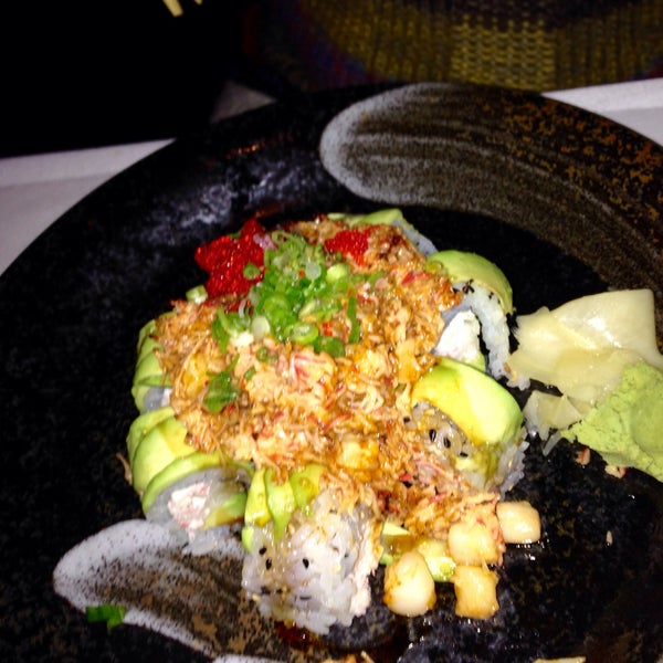 Photo taken at Umami Restaurant and Sushi Bar by Liza I. on 1/24/2015