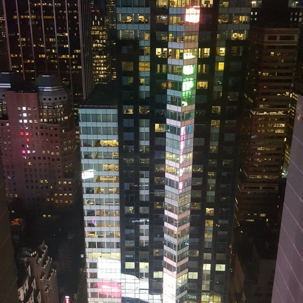 รูปภาพถ่ายที่ New York Marriott East Side โดย Γεωργιος Τ. เมื่อ 8/9/2019