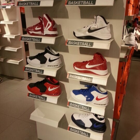 nuvali nike outlet store