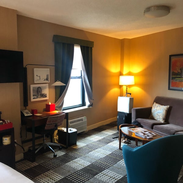 Foto diambil di Hotel Lincoln oleh David V. pada 9/13/2019