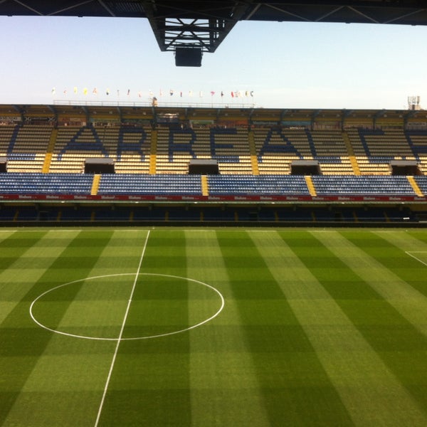 4/21/2013 tarihinde Juan C.ziyaretçi tarafından Estadio El Madrigal'de çekilen fotoğraf