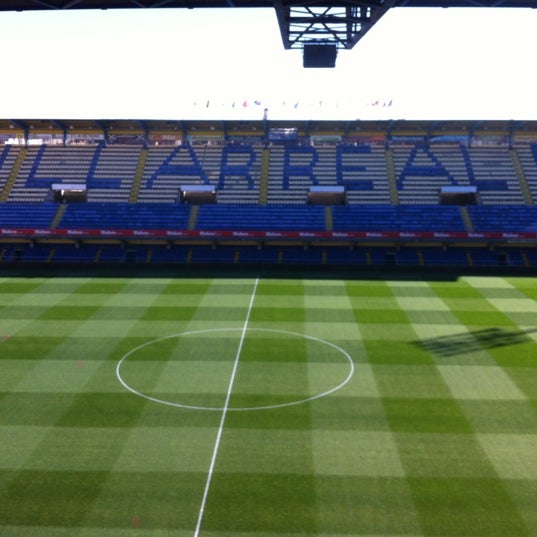 12/9/2012 tarihinde Juan C.ziyaretçi tarafından Estadio El Madrigal'de çekilen fotoğraf