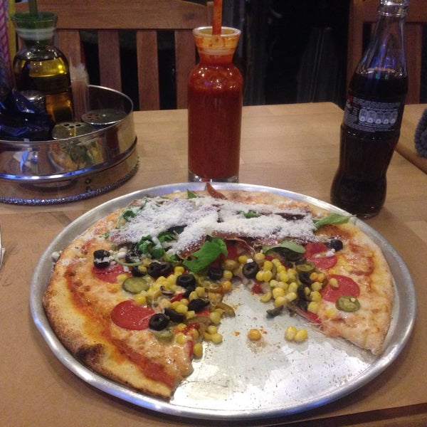 รูปภาพถ่ายที่ Pizza Moda โดย Seyfettin Ö. เมื่อ 12/31/2015
