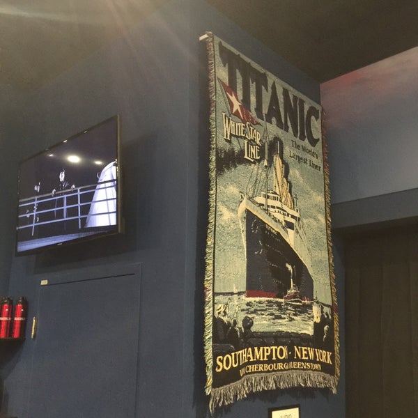 Снимок сделан в Titanic: The Artifact Exhibition пользователем Dennis C. 4/15/2017