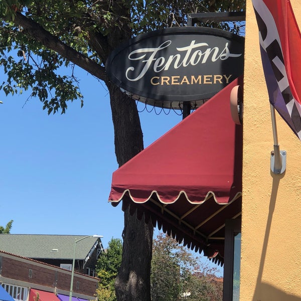 Foto tirada no(a) Fentons Creamery &amp; Restaurant por Dennis C. em 7/23/2020