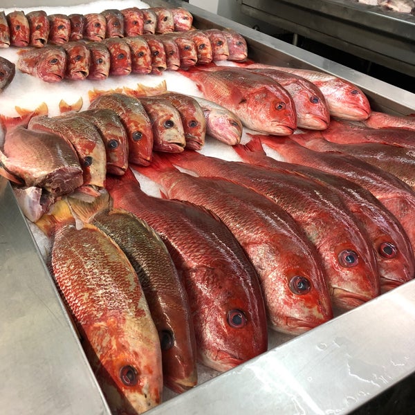 Foto scattata a San Pedro Fish Market @The Landing da Dennis C. il 8/9/2021
