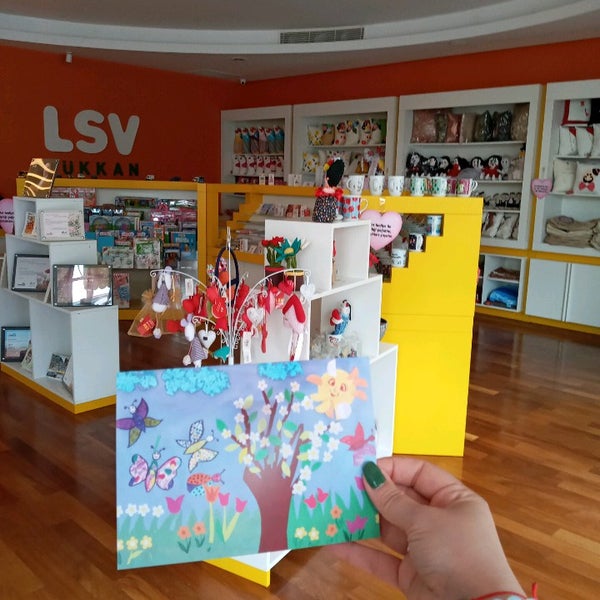 Photo taken at LSV Dükkan ve Akıllı Çocuk Dünyası by Gülşah G. on 6/12/2021