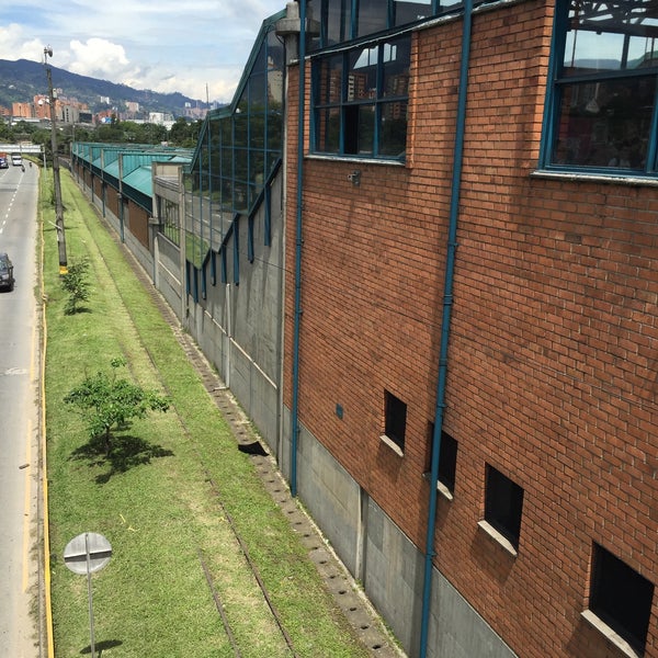 METRO Estación Aguacatala Estación de metro en Santa María de Los