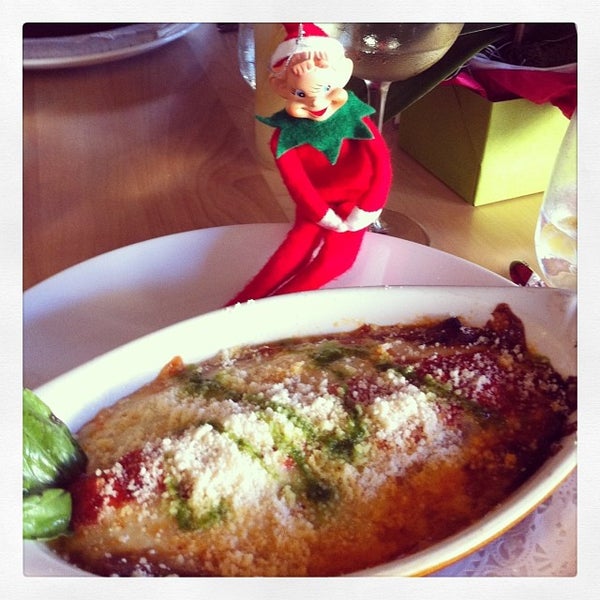 รูปภาพถ่ายที่ Cassariano Italian Eatery โดย Jennifer H. เมื่อ 12/21/2013