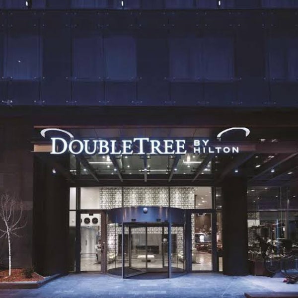Das Foto wurde bei DoubleTree by Hilton Hotel Istanbul - Avcilar von ☠️ Gökhan ⚓️ am 1/15/2024 aufgenommen