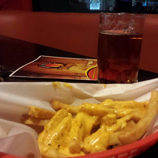 Photo taken at Pepe Pepper´s Wings by Issai S. on 6/23/2014