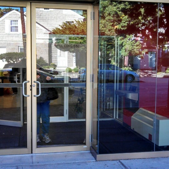 Queens Library at MitchellLinden Biblioteca en Flushing