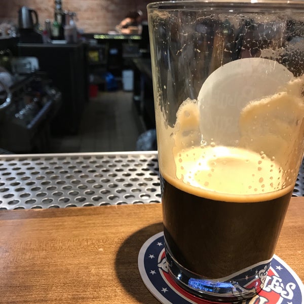 Photo taken at Oskar Blues Grill and Brew by Robert P. on 3/18/2019