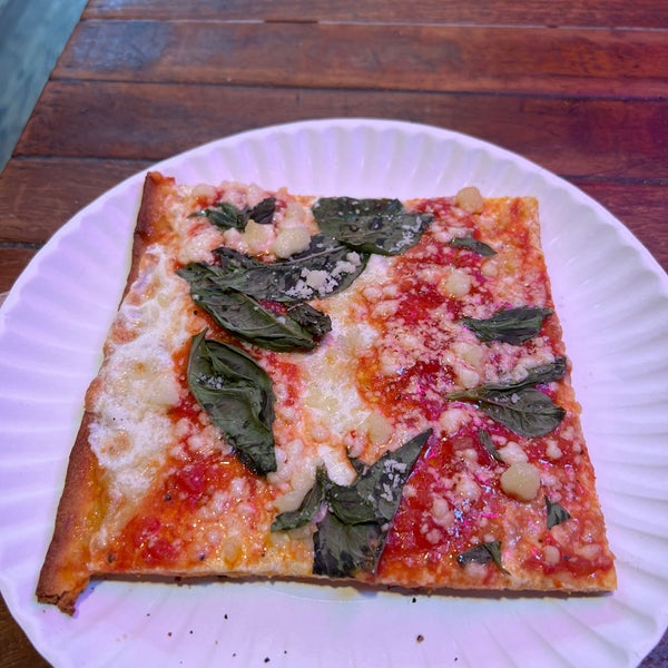 1/21/2023 tarihinde Bonziyaretçi tarafından Champion Pizza'de çekilen fotoğraf