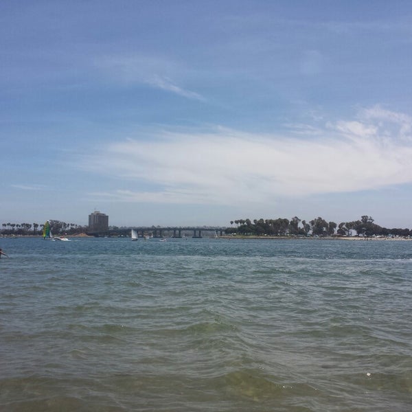 รูปภาพถ่ายที่ Mission Bay Aquatic Center โดย G S. เมื่อ 6/25/2014